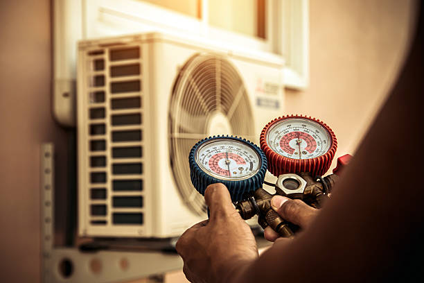 Professional Hvac Installation technician working in Coral Gables, FL